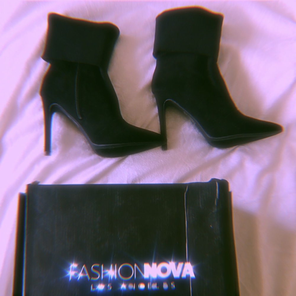 🖤FASHION NOVA STILLETO BOOTIES🖤